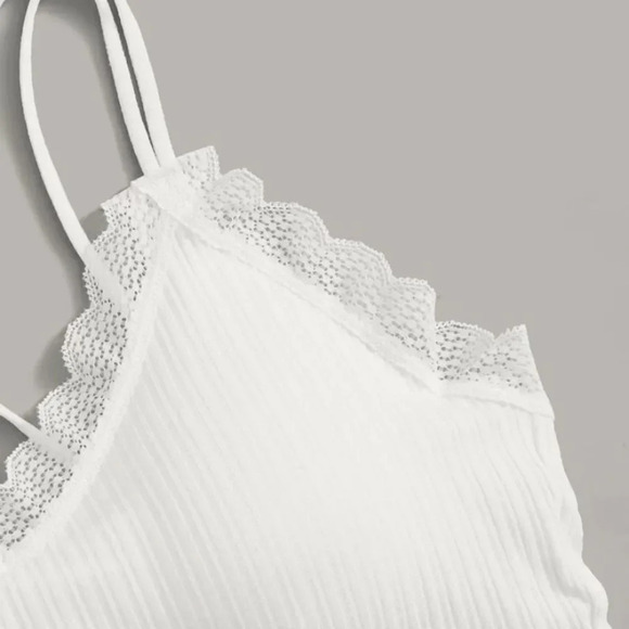 NEW! Ribbed Floral Lace Trim Strappy Bralette - Picture 4 of 6